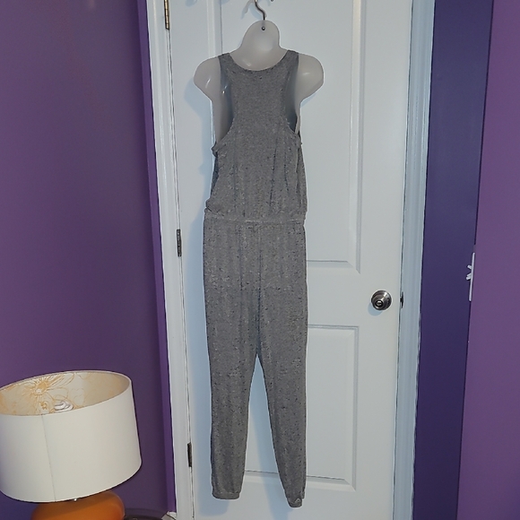 Old Navy Gray Jumpsuit with Scoop Neckline and Tapered Legs - Picture 8 of 9